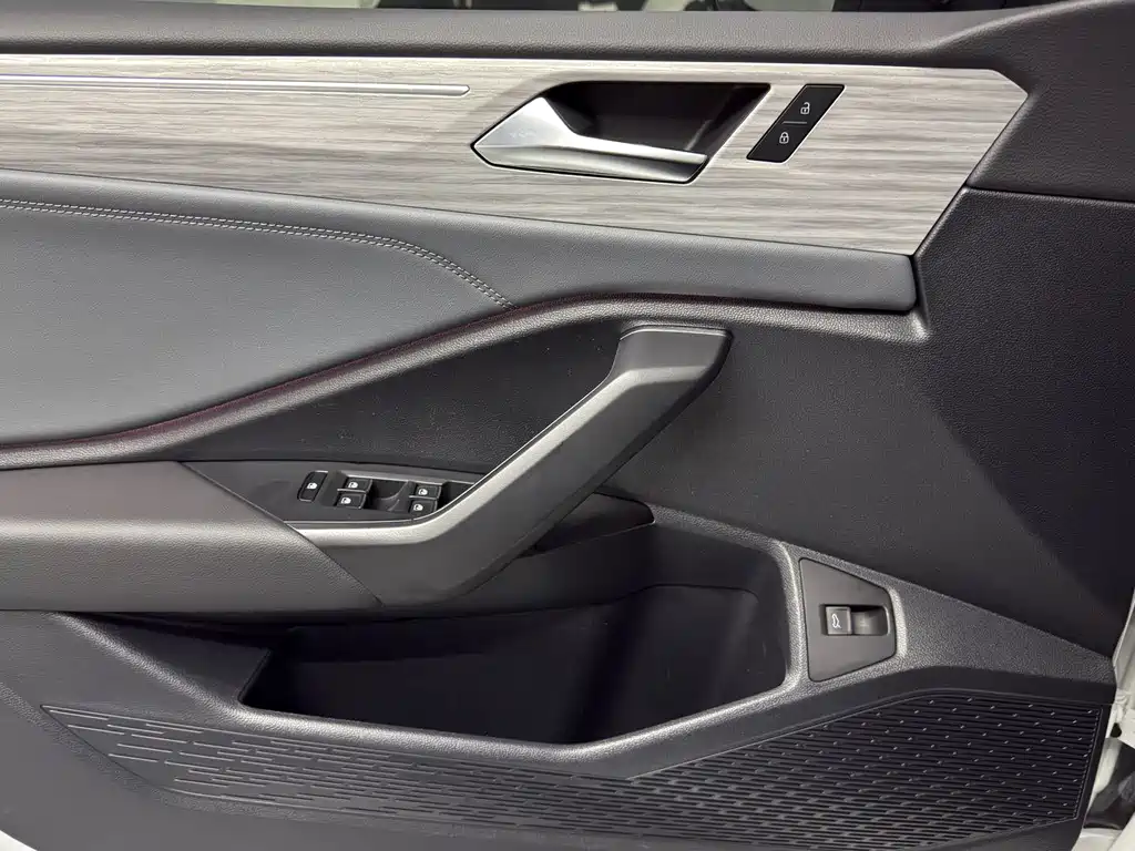 Volkswagen Sagitar 2023 — фото 12