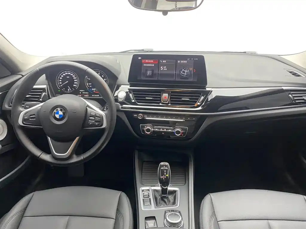 BMW 1 Series 2021 — фото 13
