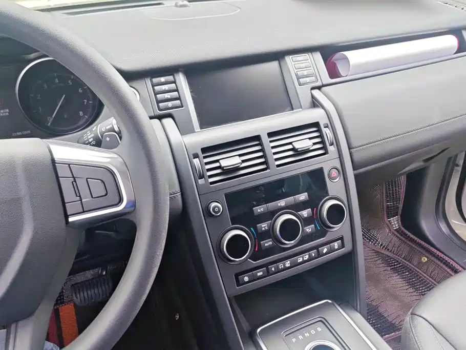 Land Rover Discovery Sport 2018 — фото 13