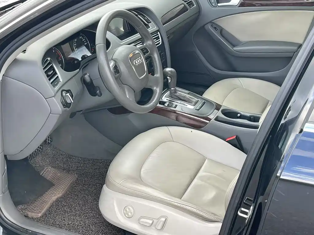 Audi A4L 2012