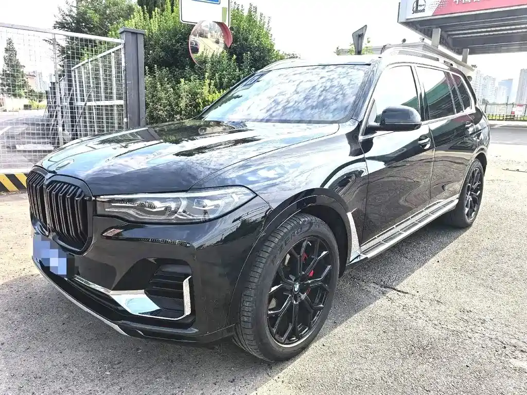 BMW X7 2022 — фото 1