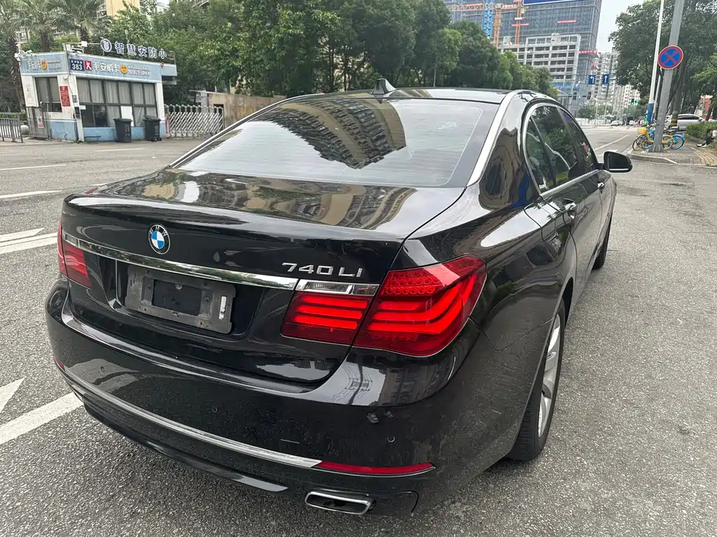 BMW 7 Series 2015 — фото 7