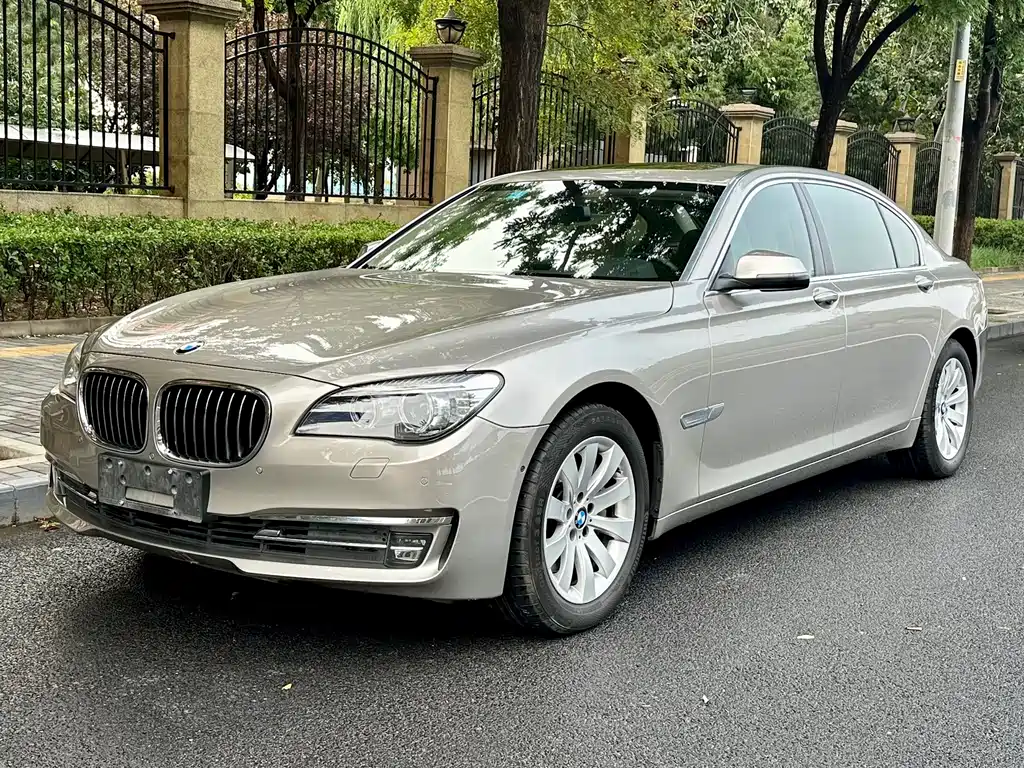 BMW 7 Series 2015 — фото 1