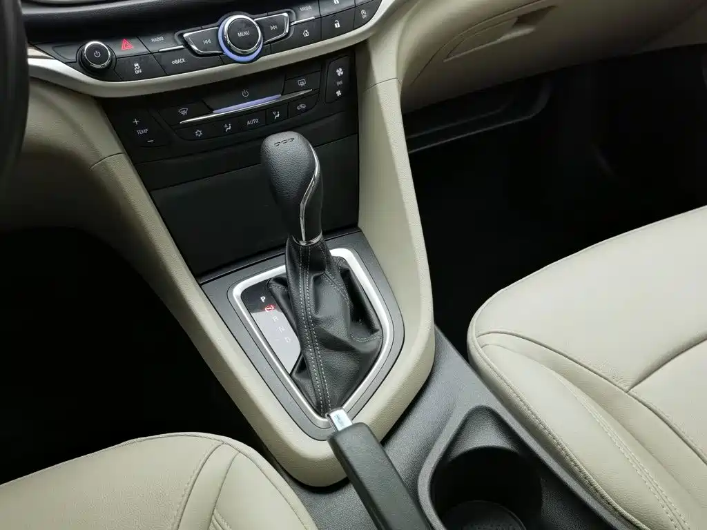 Buick Excelle 2020 — фото 13