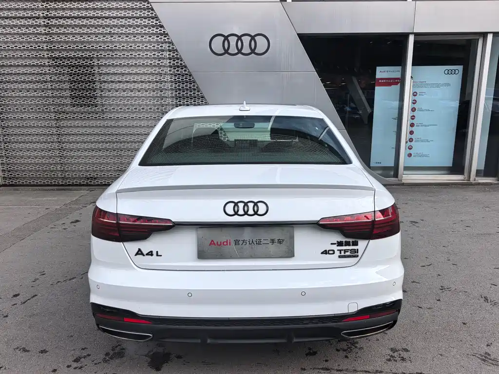 Audi A4L 2023 — фото 9