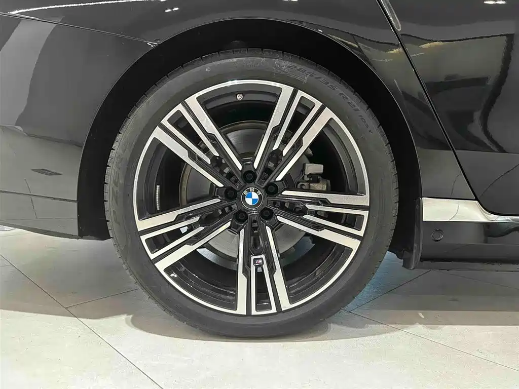 BMW i7 2024 — фото 7