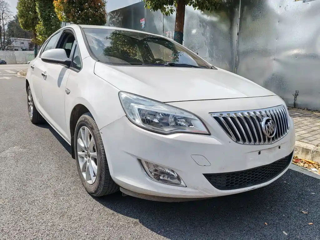 Buick Excelle 2015 — фото 3
