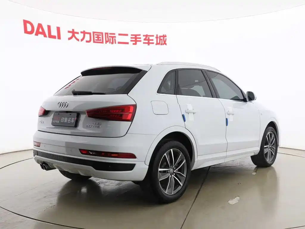 Audi Q3 2019 — фото 14