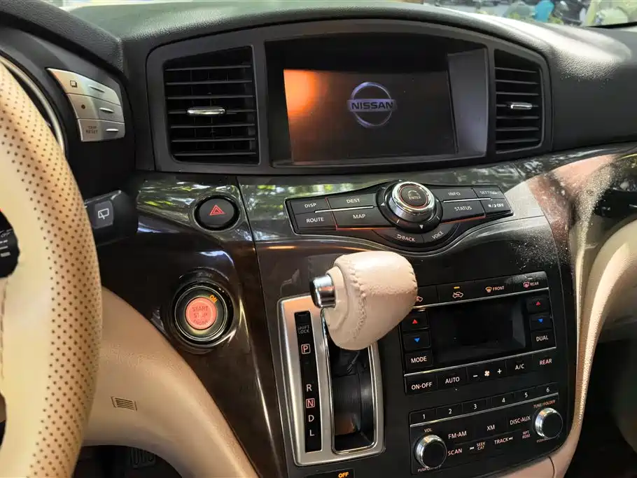 Nissan Quest 2013 — фото 13