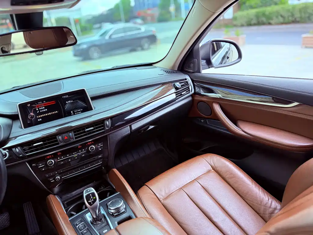 BMW X6 2015 — фото 15