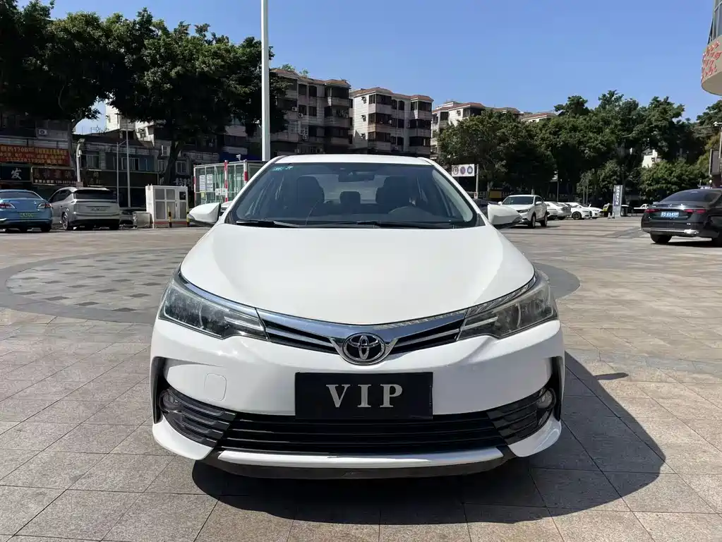 Toyota Corolla 2018 — фото 2
