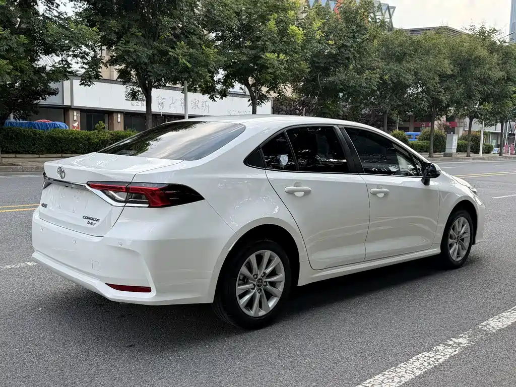 Toyota Corolla 2023 — фото 14
