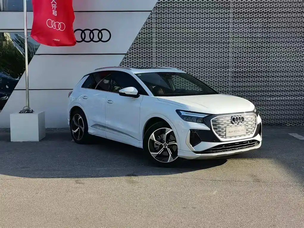 Audi Q4 e-tron 2024 — фото 3