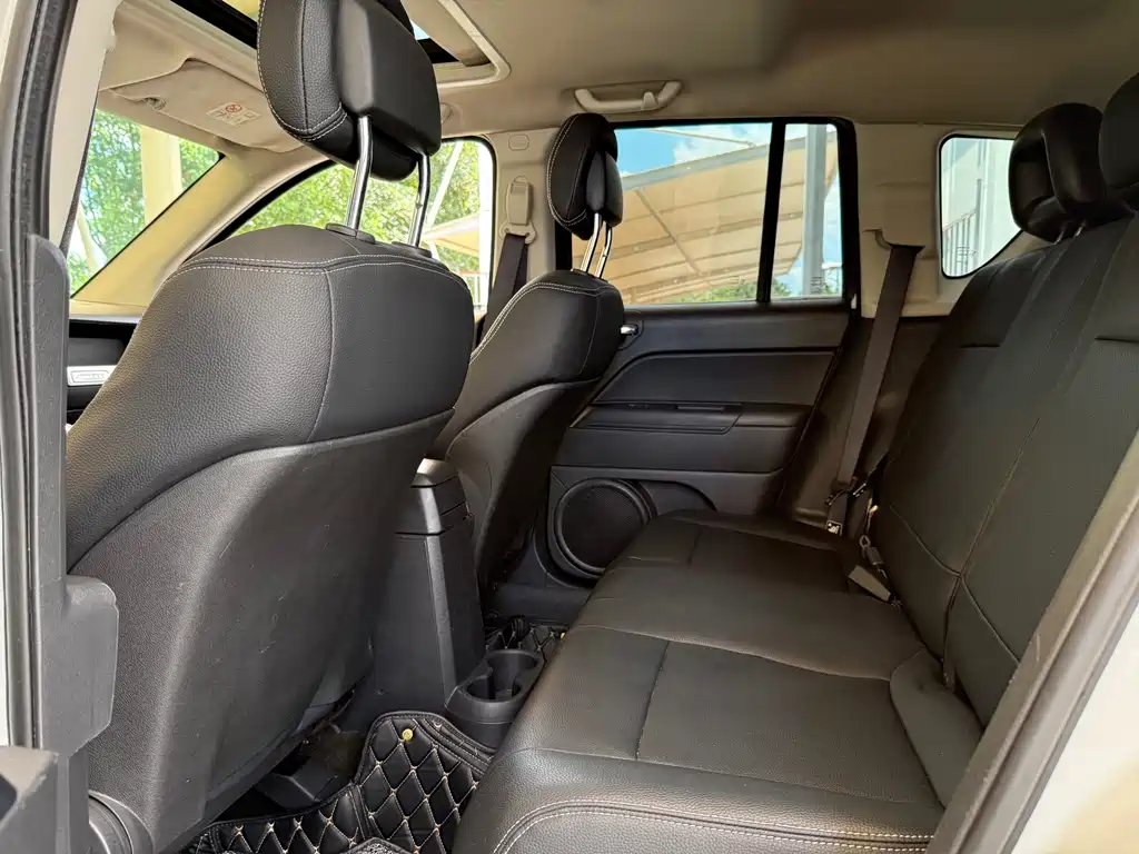 Jeep Compass 2013 — фото 9