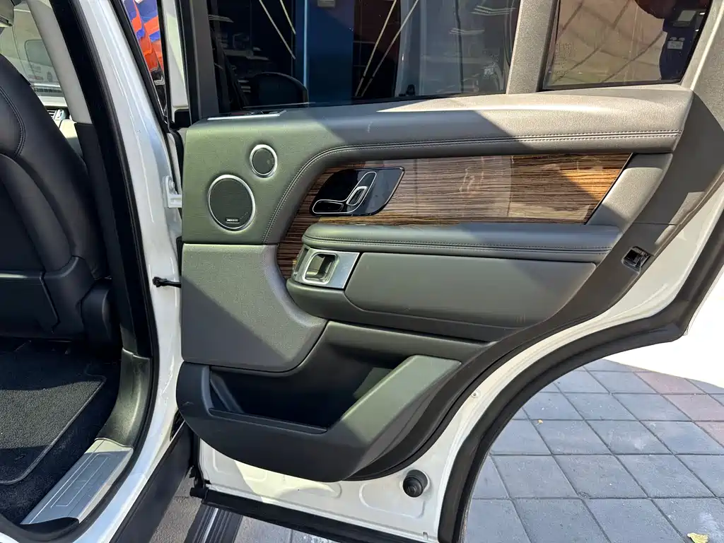 Land Rover Range Rover 2019 — фото 13