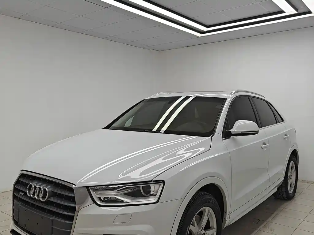 Audi Q3 2017 — фото 1