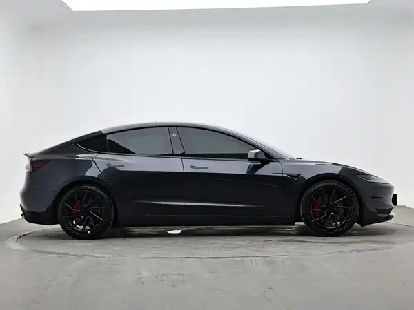 Tesla Model 3 2025