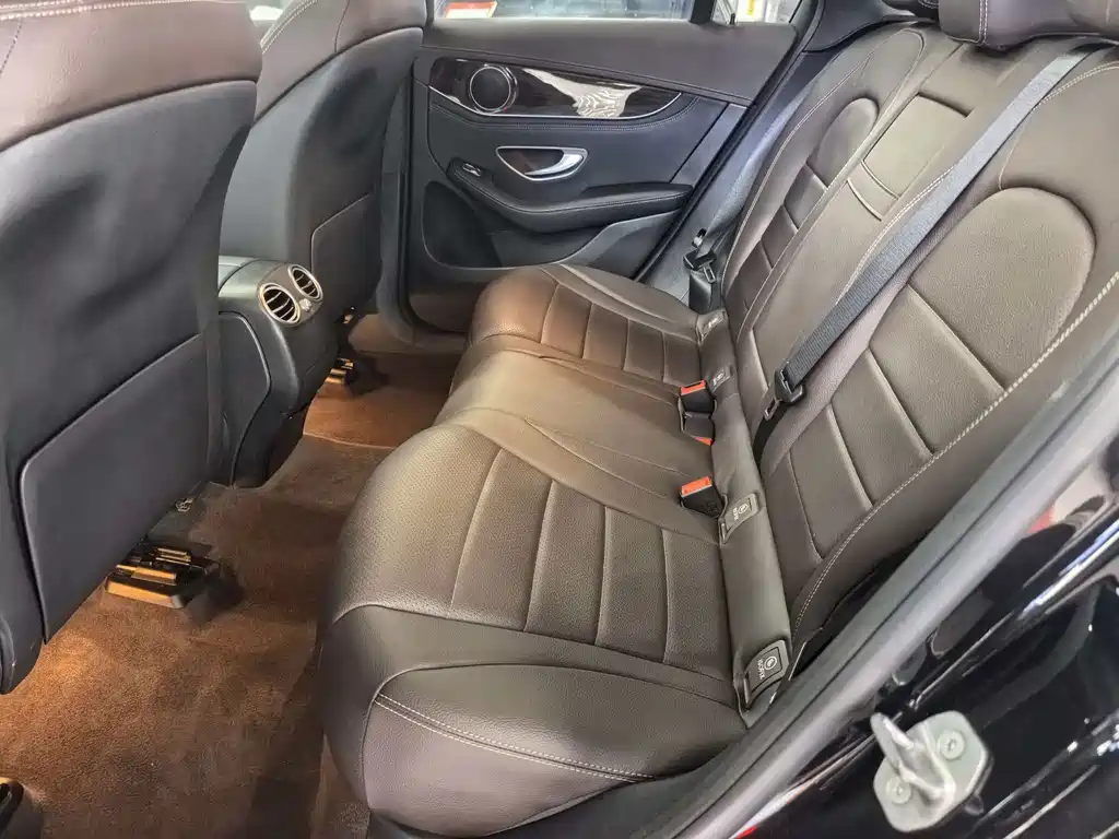 Mercedes-Benz GLC 2018 — фото 12