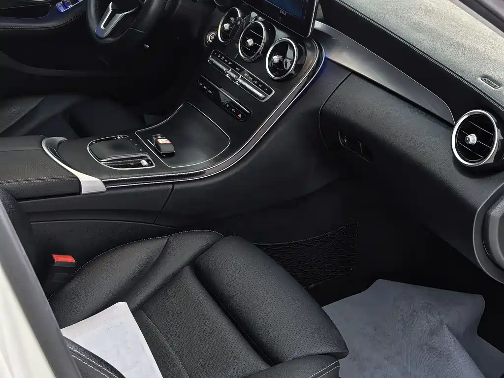 Mercedes-Benz C-Class 2019 — фото 18