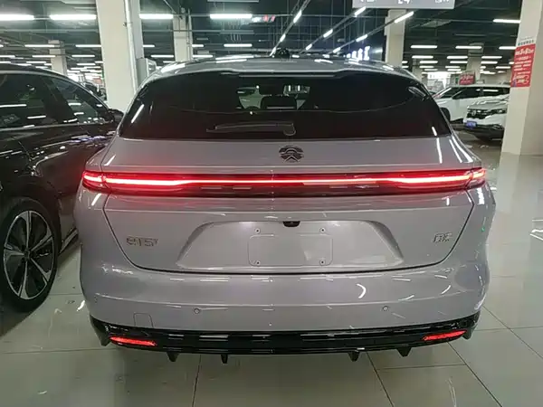 NIO ET5T 2025