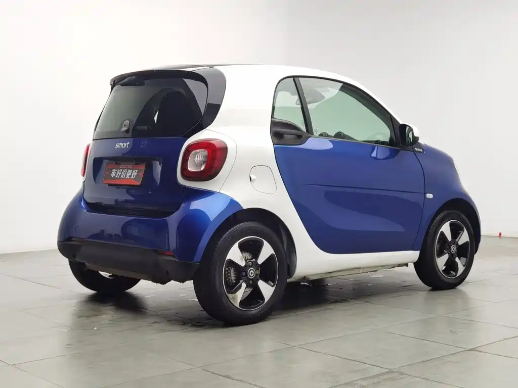 smart fortwo 2019 — фото 2