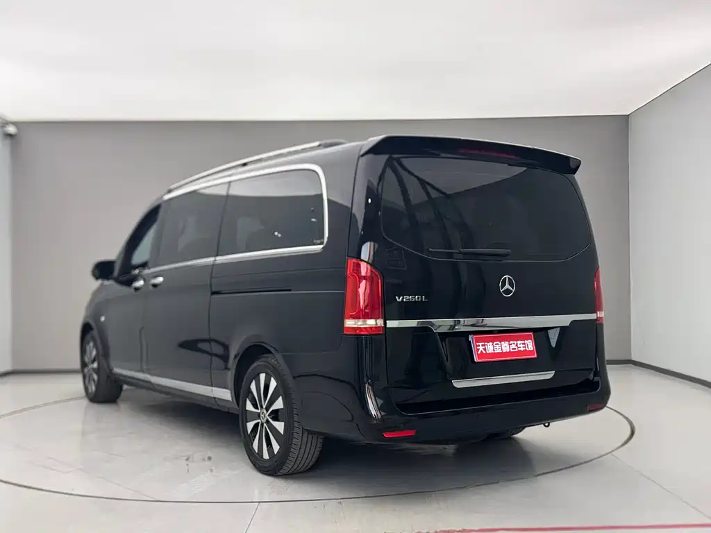 Mercedes-Benz Vito 2022 — фото 4