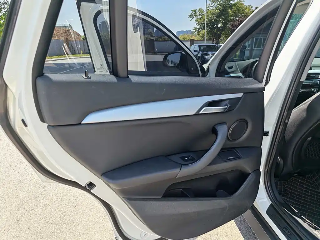 BMW X1 2019 — фото 12