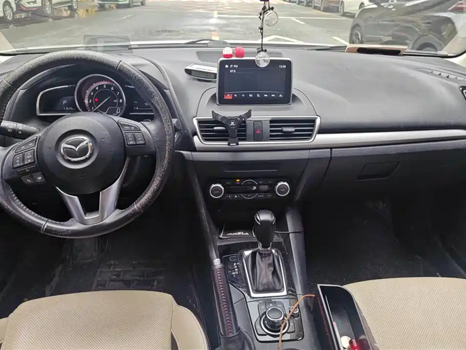 Mazda 3 Axela 2014 — фото 11