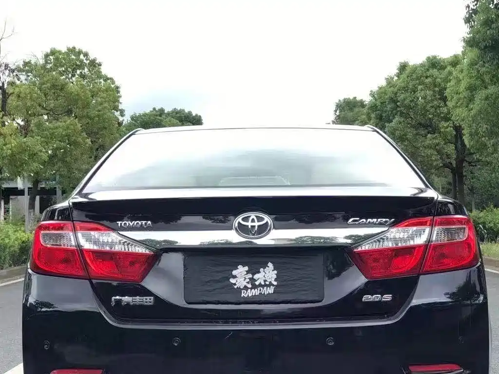 Toyota Camry 2013 — фото 5