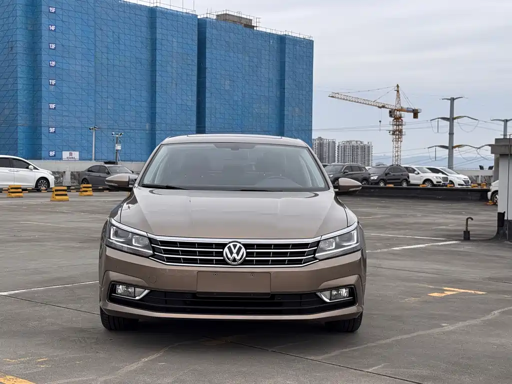 Volkswagen Passat 2017 — фото 2