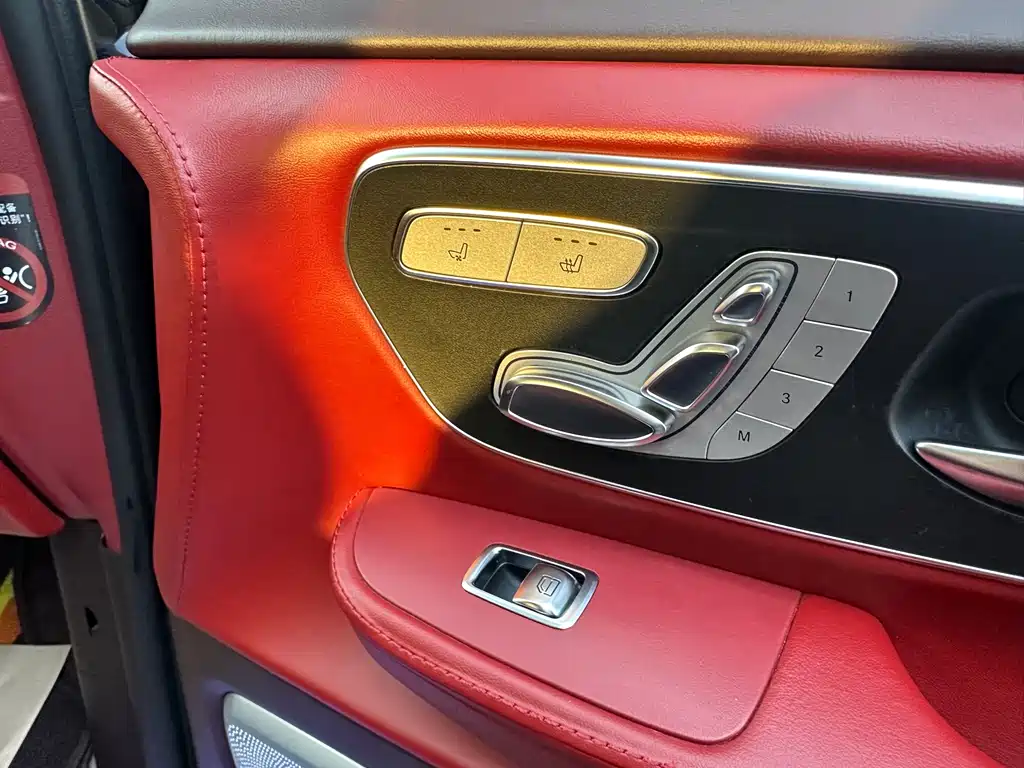 Mercedes-Benz V-Class 2020 — фото 20