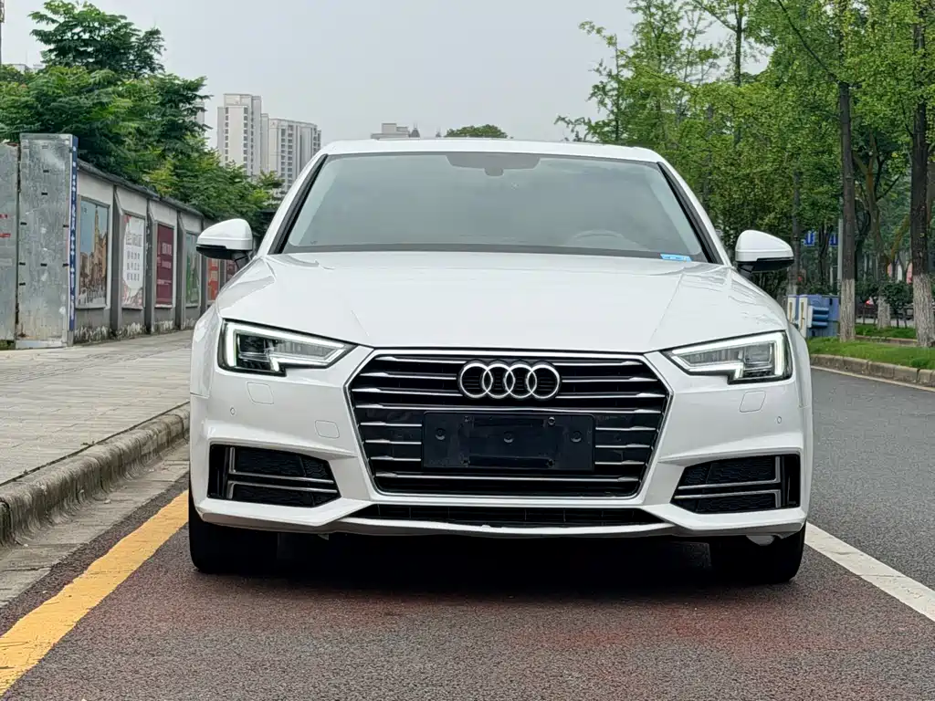 Audi A4L 2019