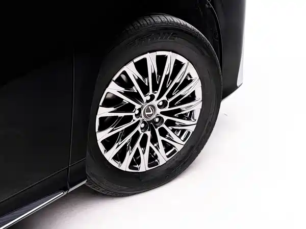 Lexus LM 2020