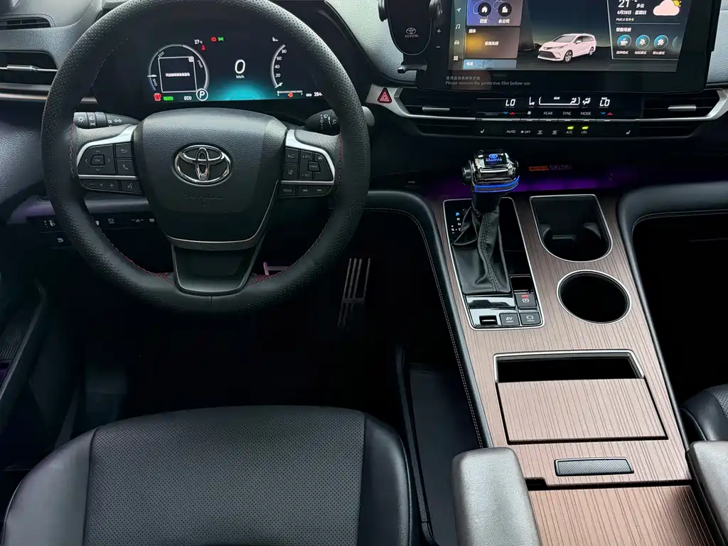 Toyota Granvia 2024