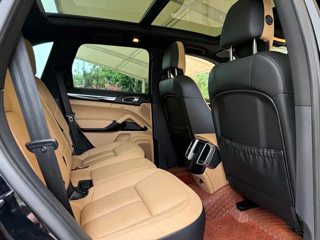 Porsche Cayenne 2017 — фото 11