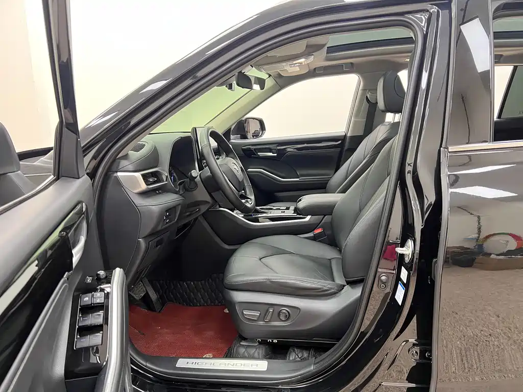 Toyota Highlander 2021 — фото 18