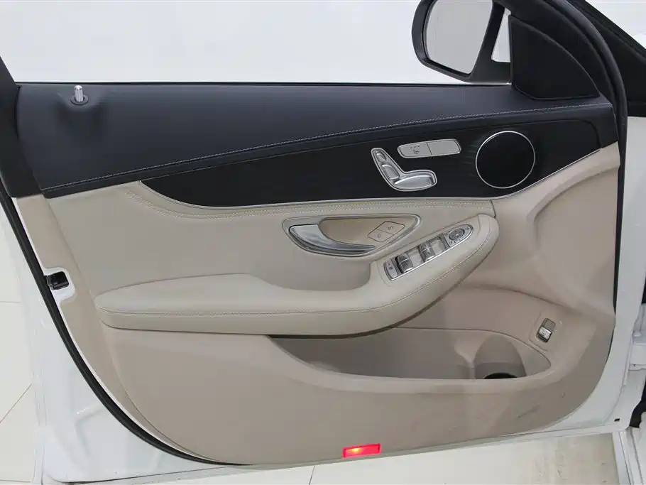 Mercedes-Benz C-Class 2019 — фото 16