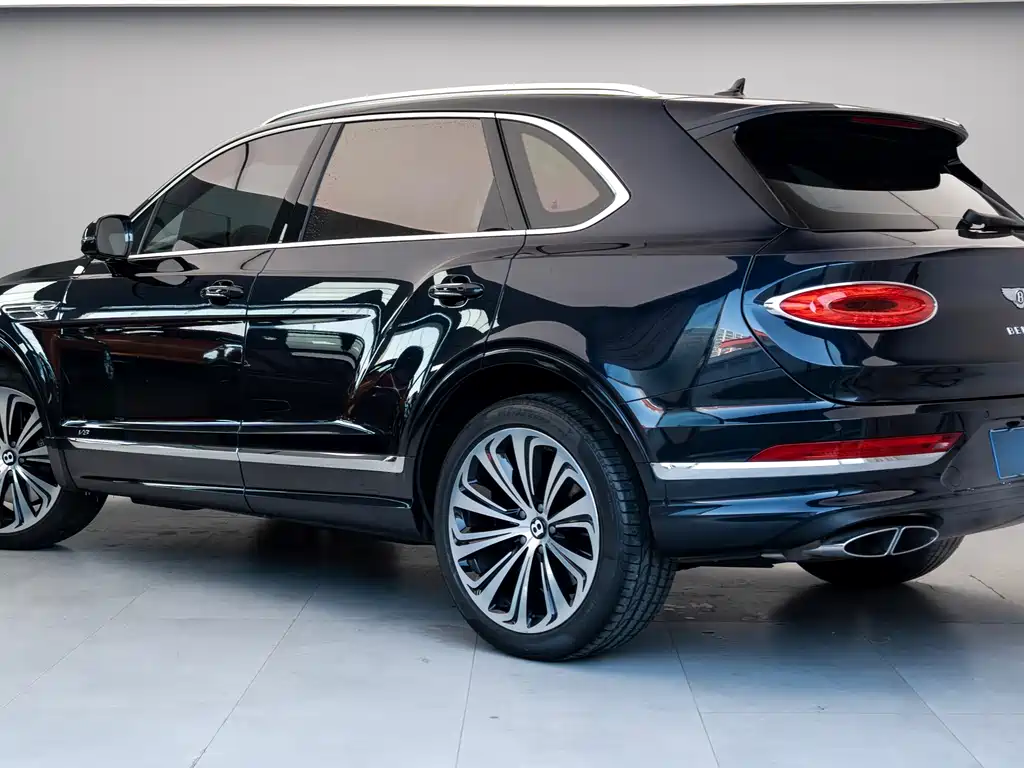 Bentley Bentayga 2022 — фото 18