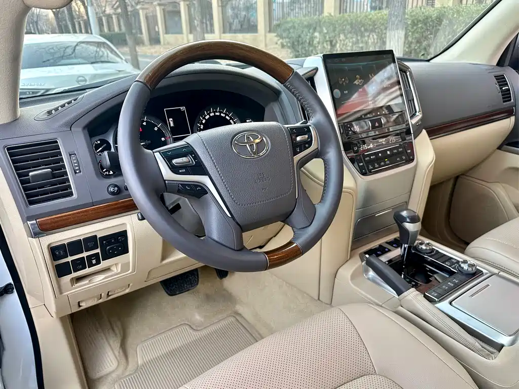 Toyota Land Cruiser 2016 — фото 8