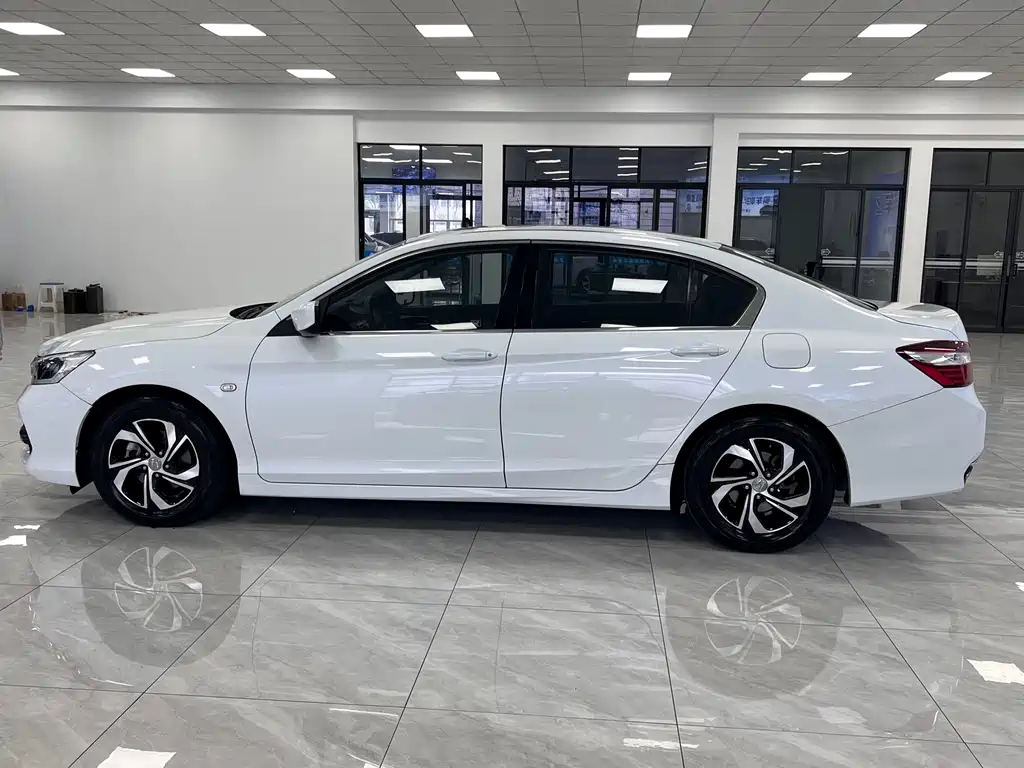 Honda Accord 2017 — фото 4