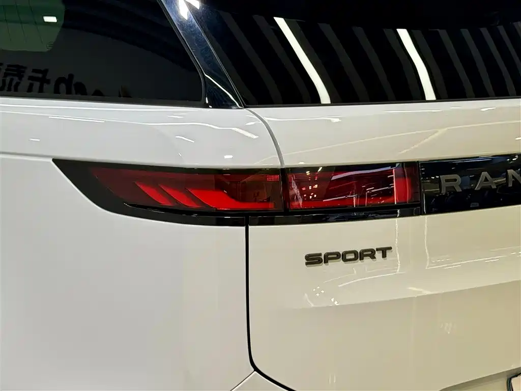 Land Rover Sport 2024 — фото 10
