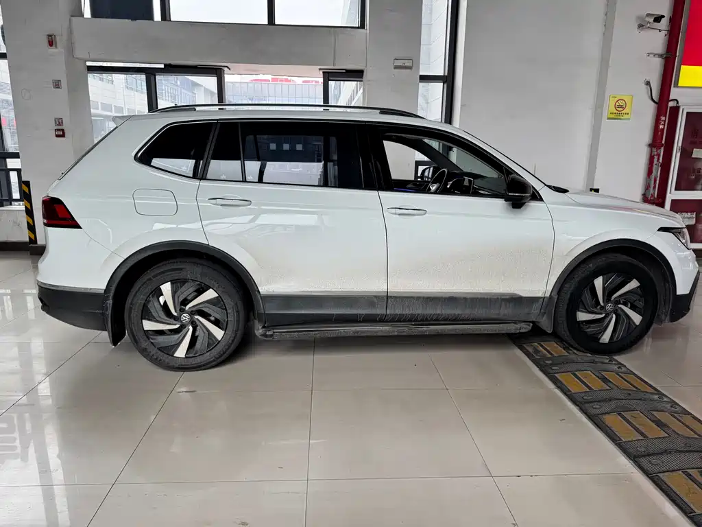 Volkswagen Tiguan L 2025 — фото 6