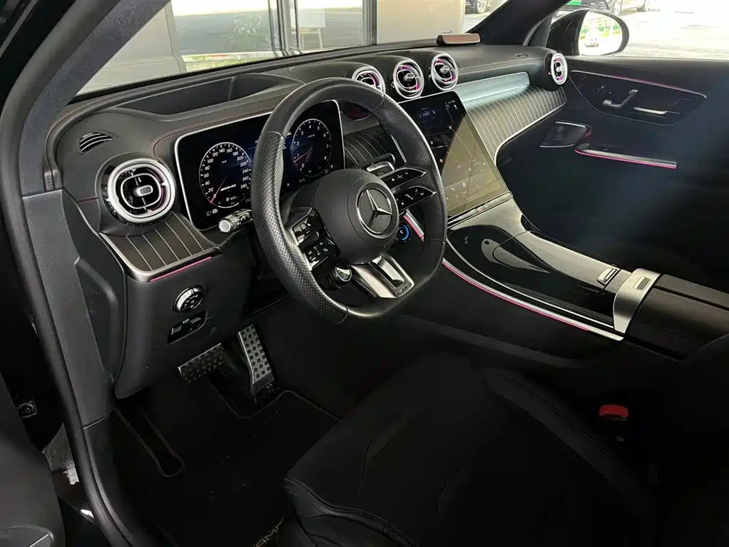 Mercedes-Benz GLC AMG 2025 — фото 12