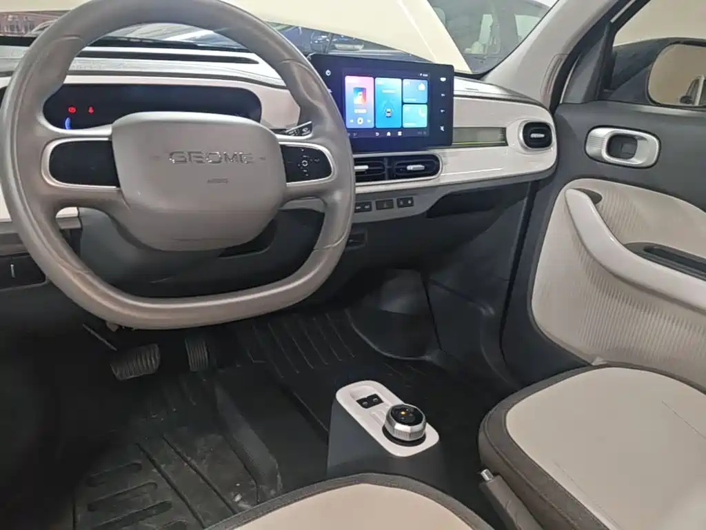 Geely Galaxy Panda 2025 — фото 10