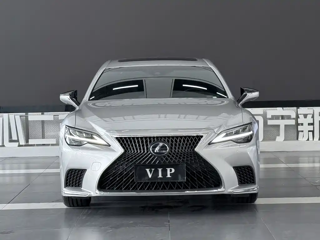 Lexus LS 2021 — фото 1