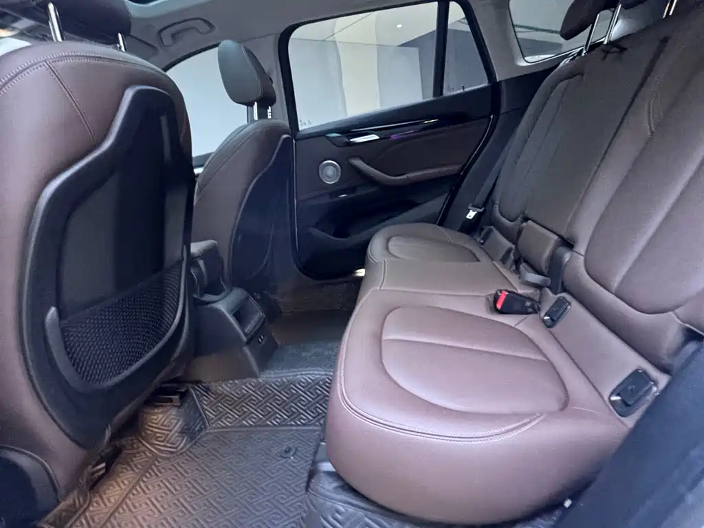 BMW X1 2022 — фото 11