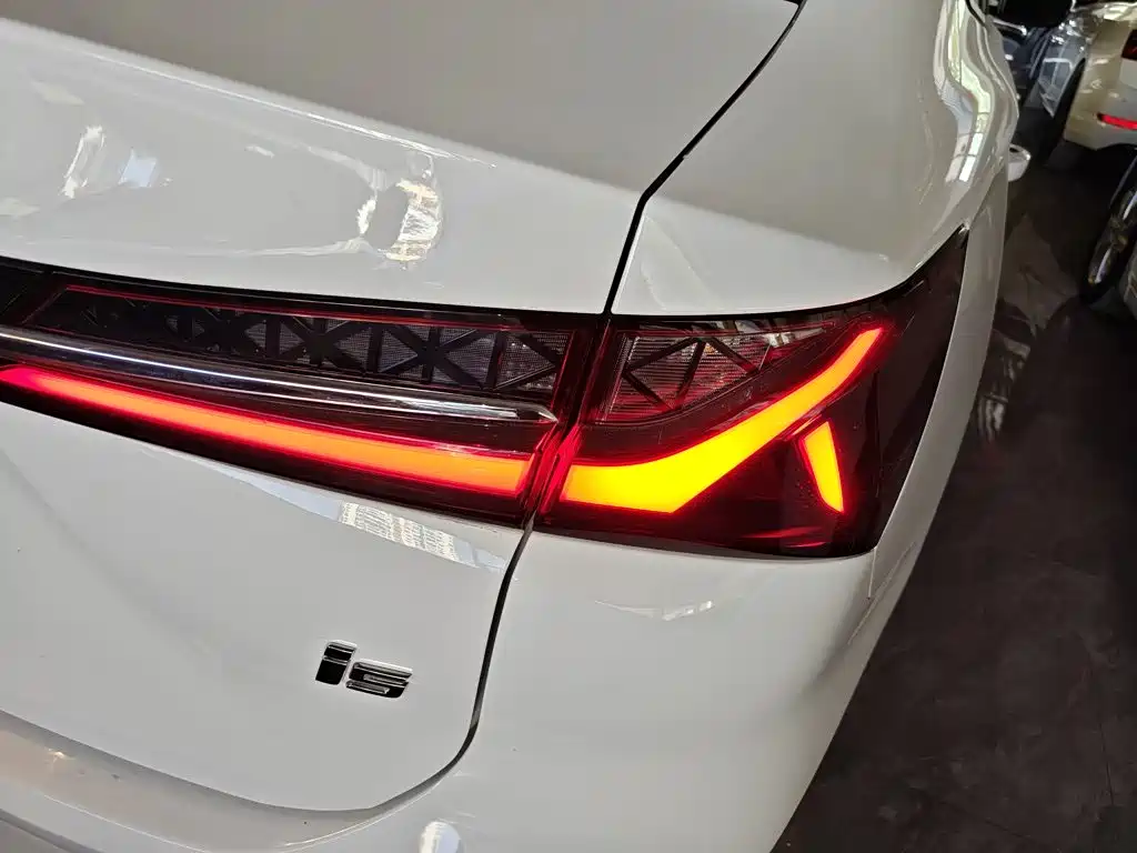 Roewe i5 2023 — фото 24
