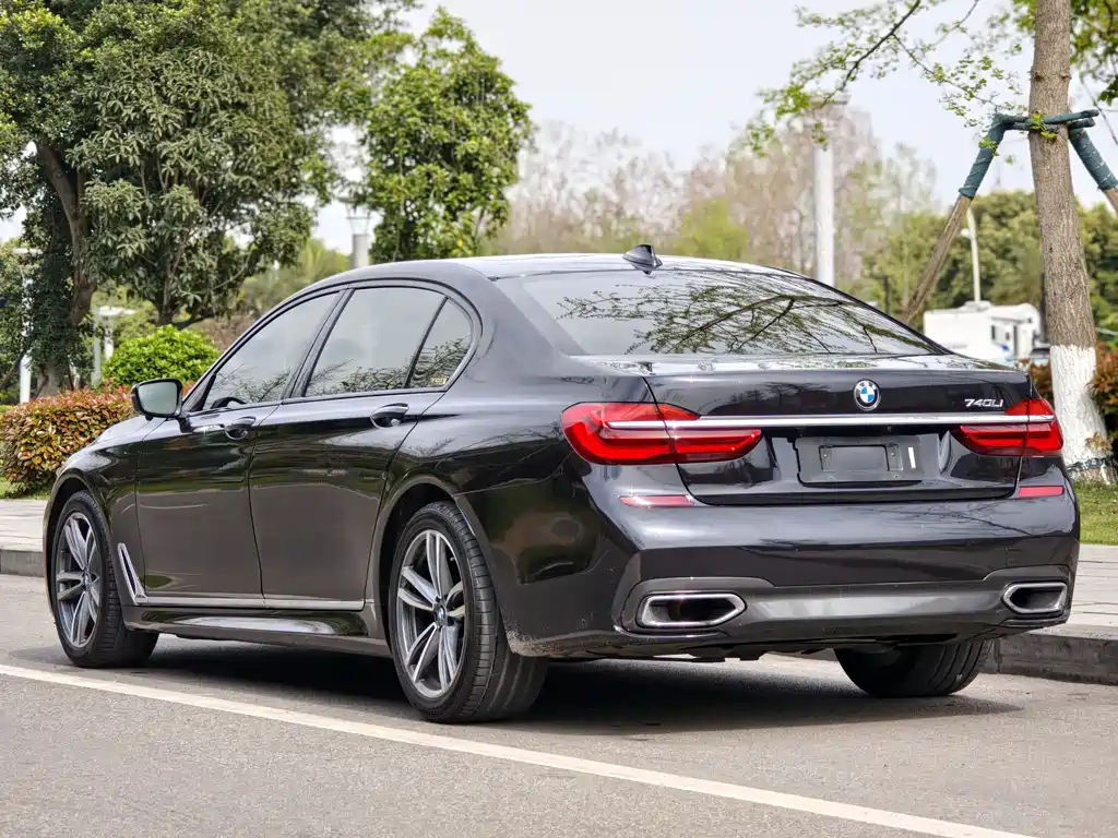 BMW 7 Series 2018 — фото 5