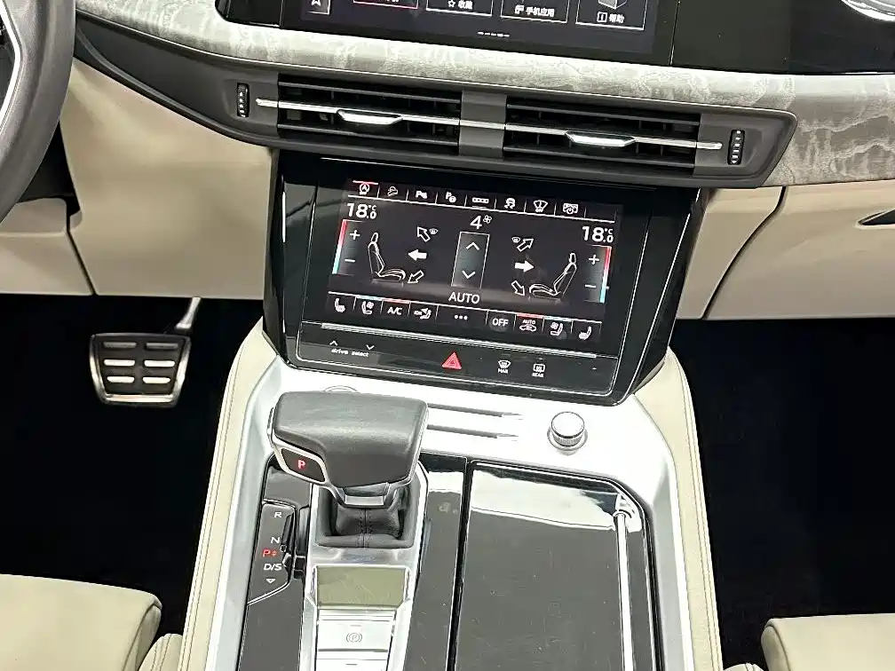 Audi Q6 2022 — фото 19