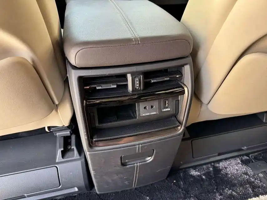 Toyota Alphard 2025 — фото 16